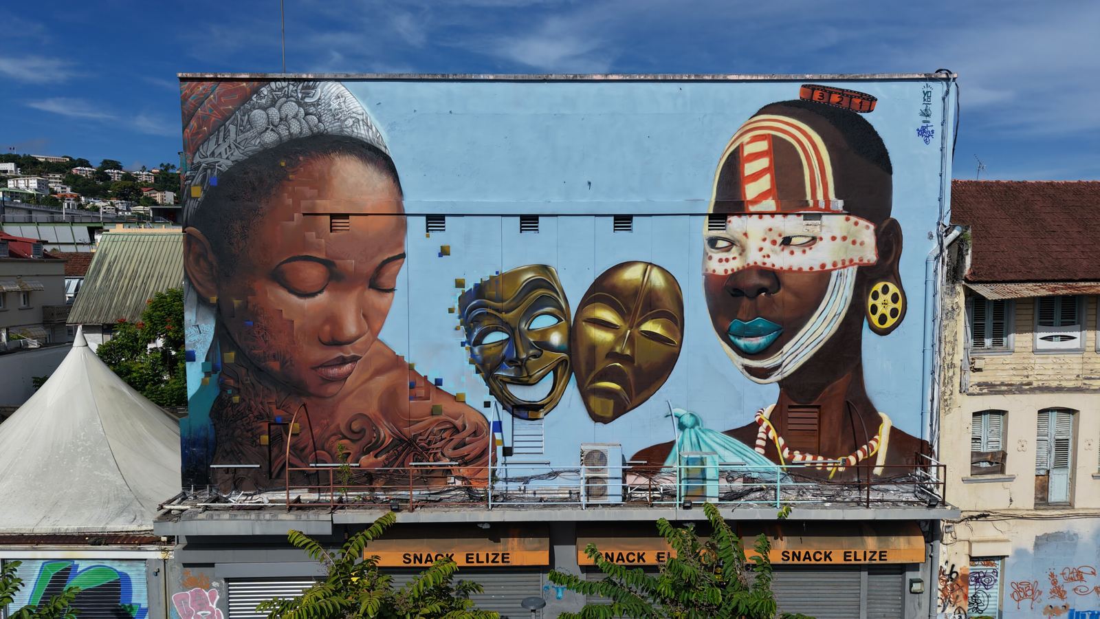 Fresque de Xän & Breeze Yoko, ARTMADA #1, 38 avenue des Caraïbes (ancien cinéma Olympia)